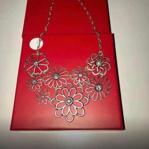 Silver tone necklace